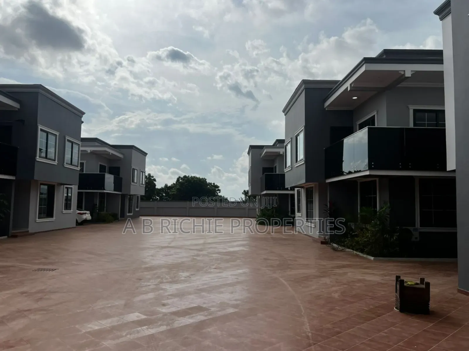 3bdrm Townhouse / Terrace in Ab Richie Properties, Parakuo Estate