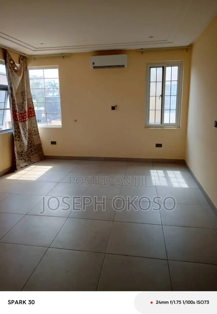 3bdrm Townhouse / Terrace in Little Rock Consult, Dzorwulu for rent