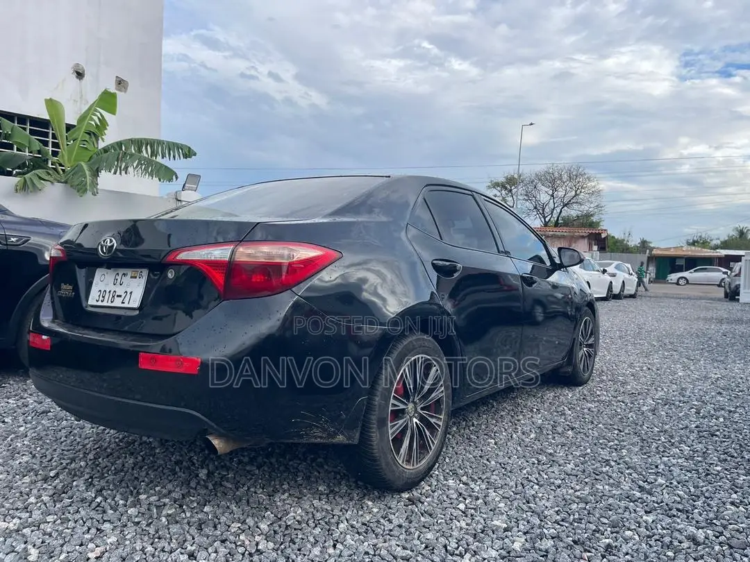 Toyota Corolla 2016 Black