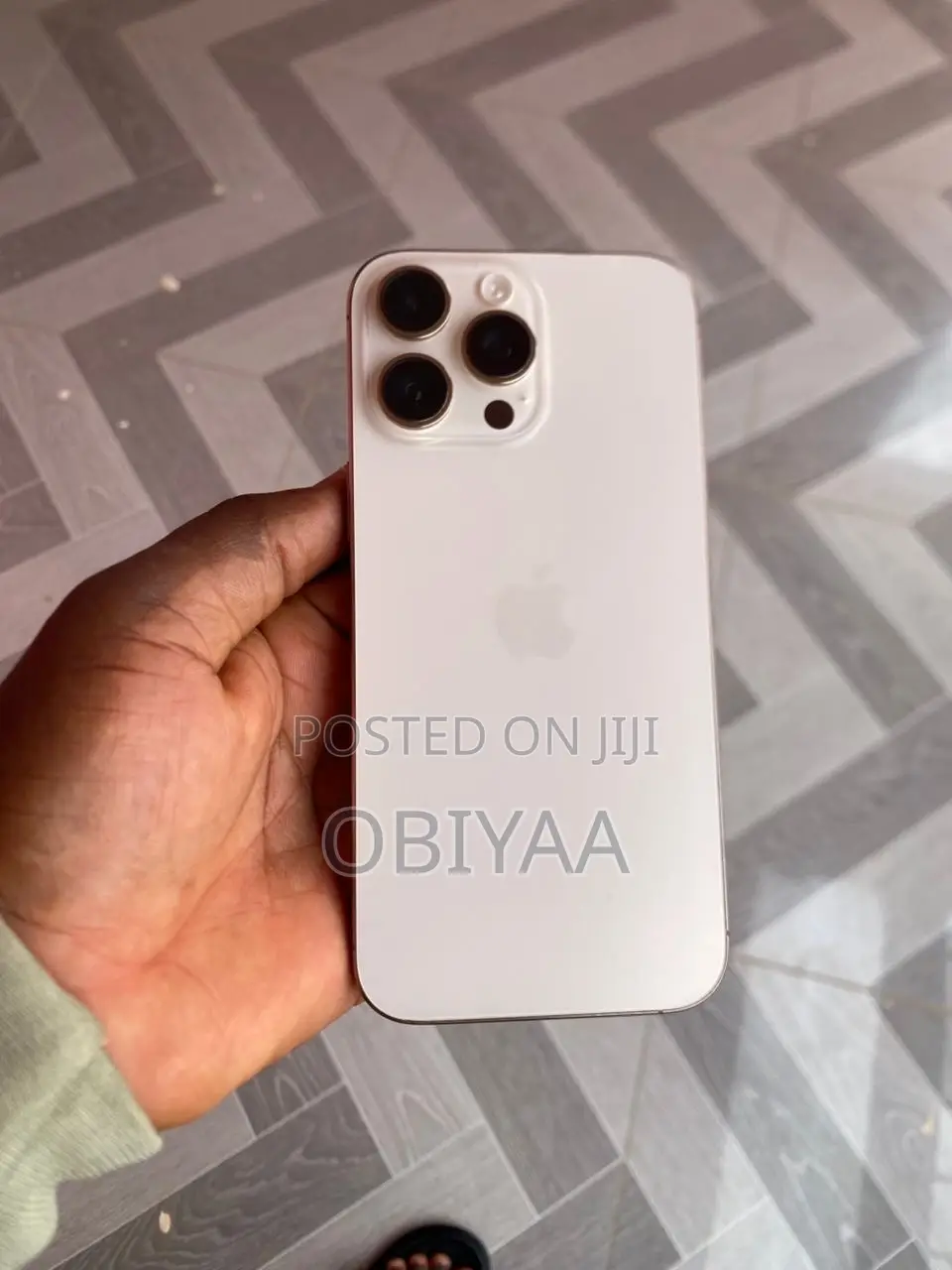 New Apple iPhone 16 Pro Max 256 GB Gold