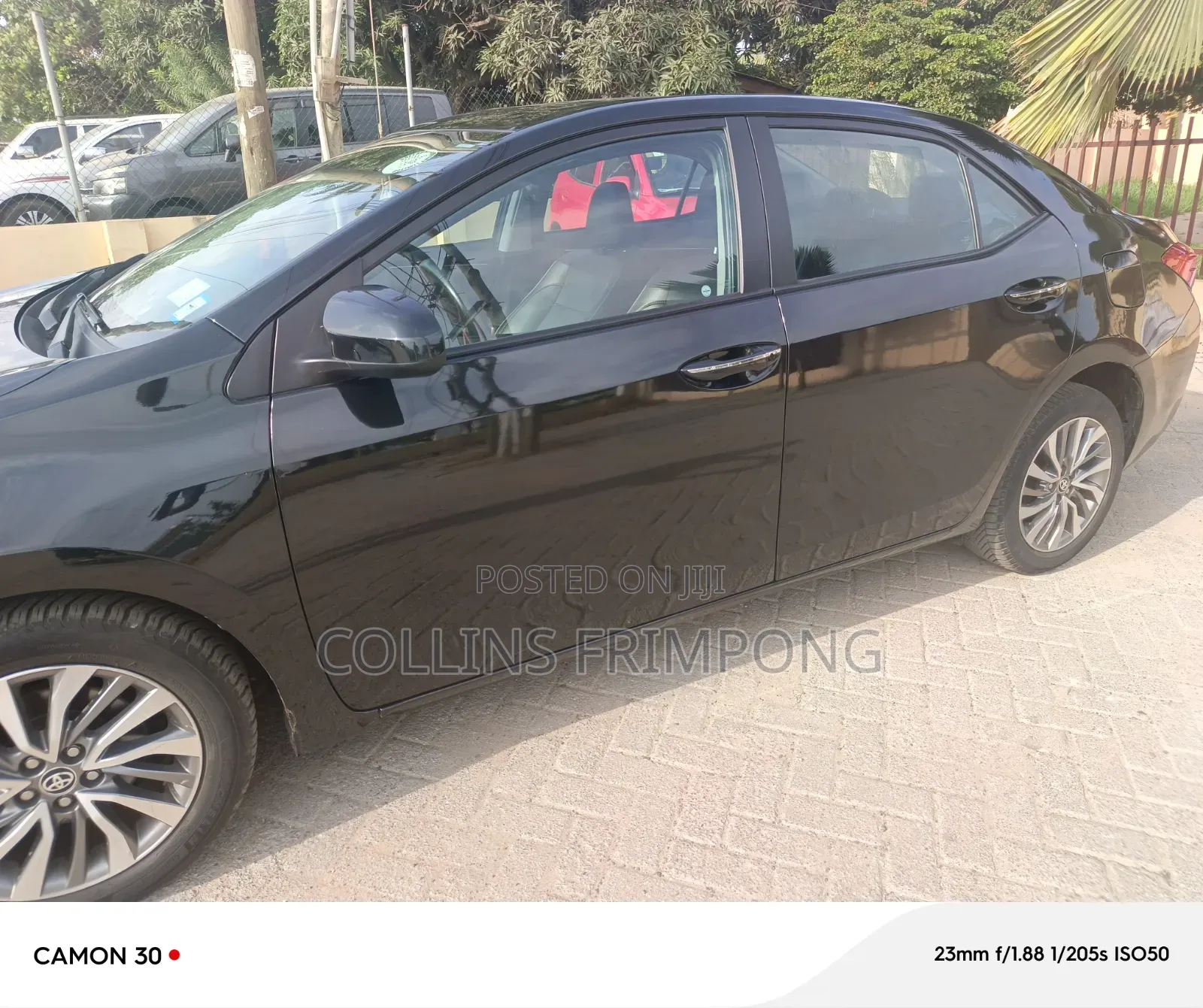 Toyota Corolla XLE (1.8L 4cyl 2A) 2018 Black