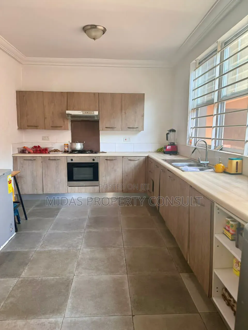 3bdrm Townhouse/Terrace in Ogbojo, Boundary Road Area for sale