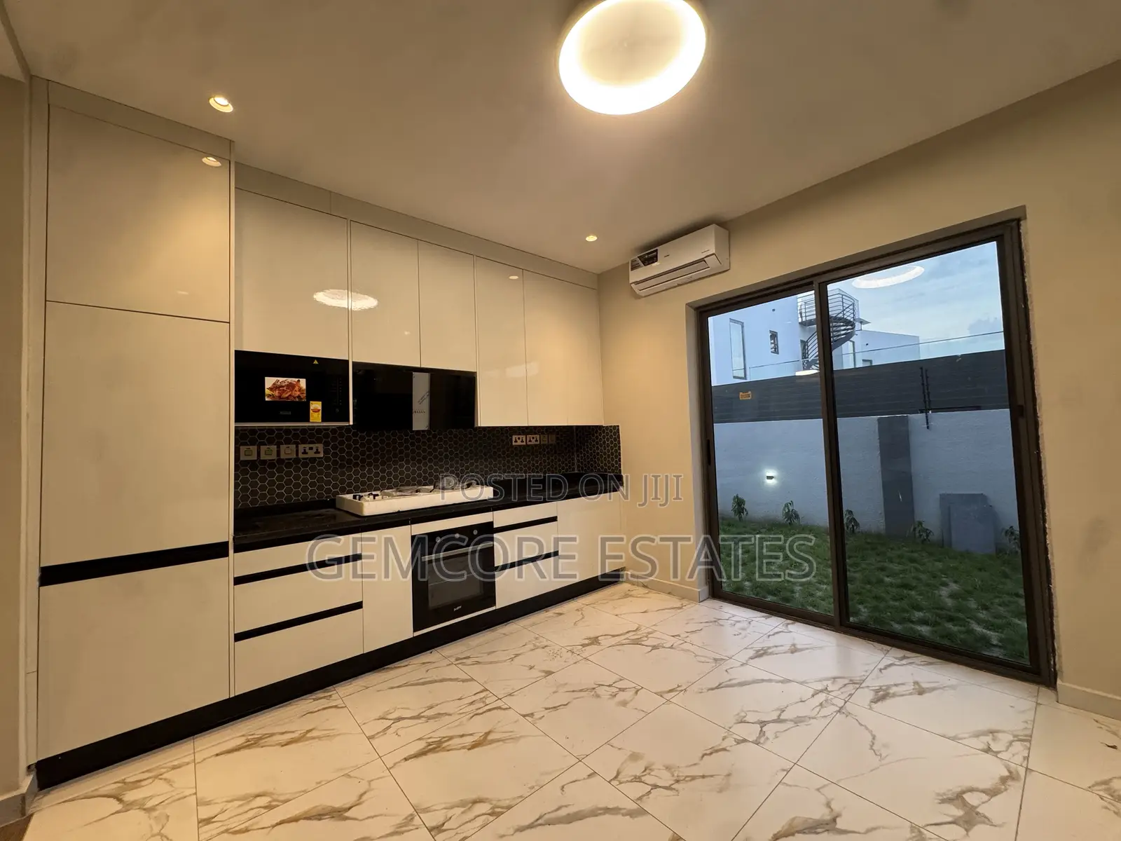 4bdrm House in Nanakrom, Ashaley Botwe for sale