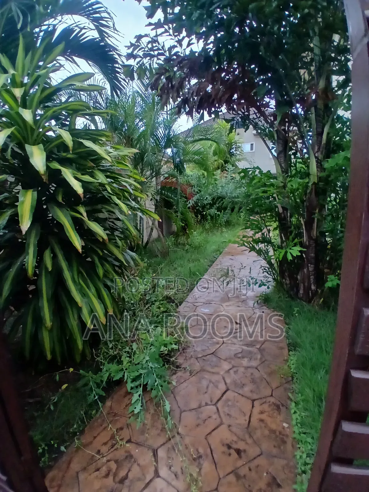 4bdrm House in Community 25, Tema Metropolitan for rent