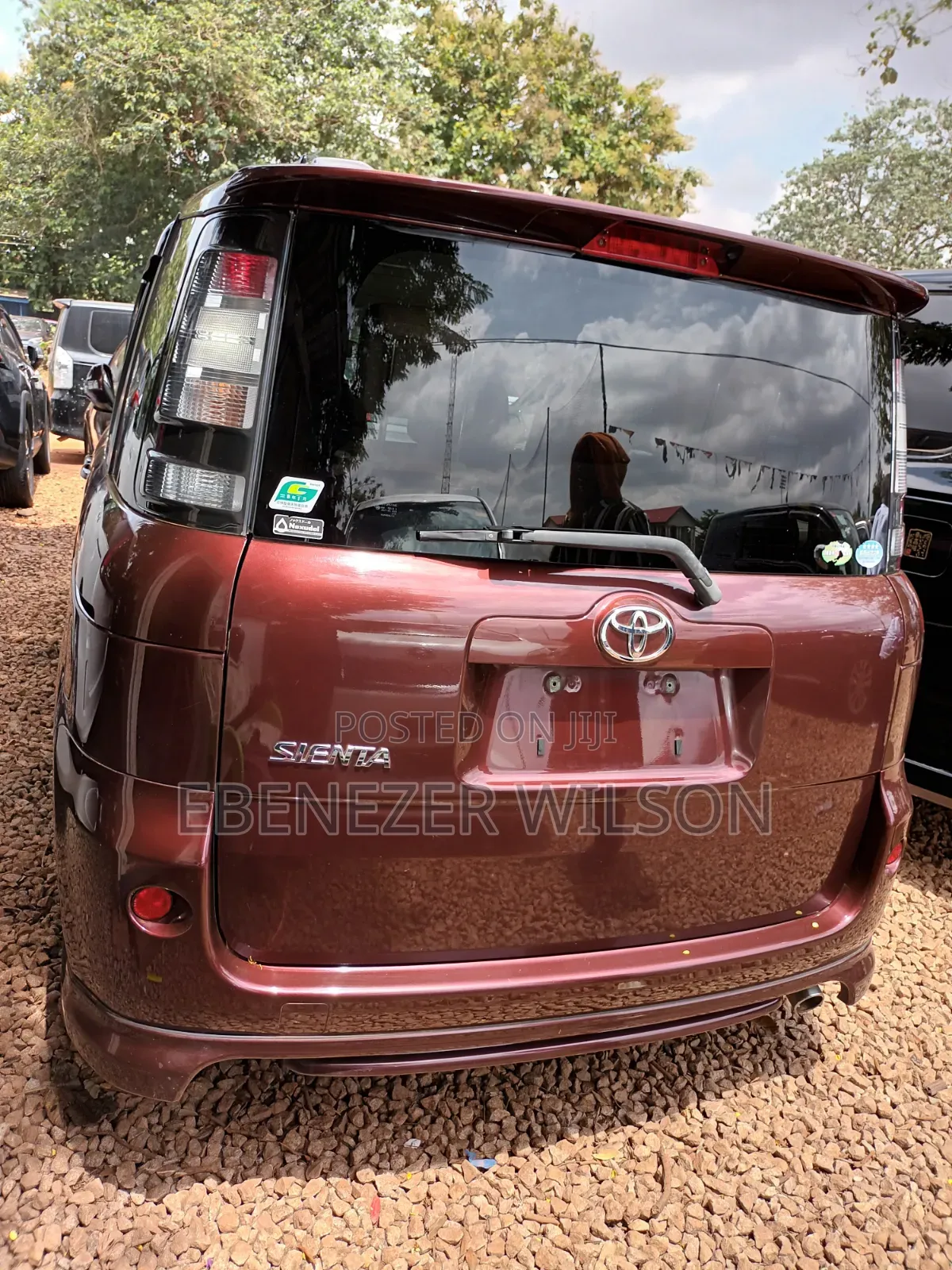 Toyota Sienta 1.5 AWD 2012 Brown