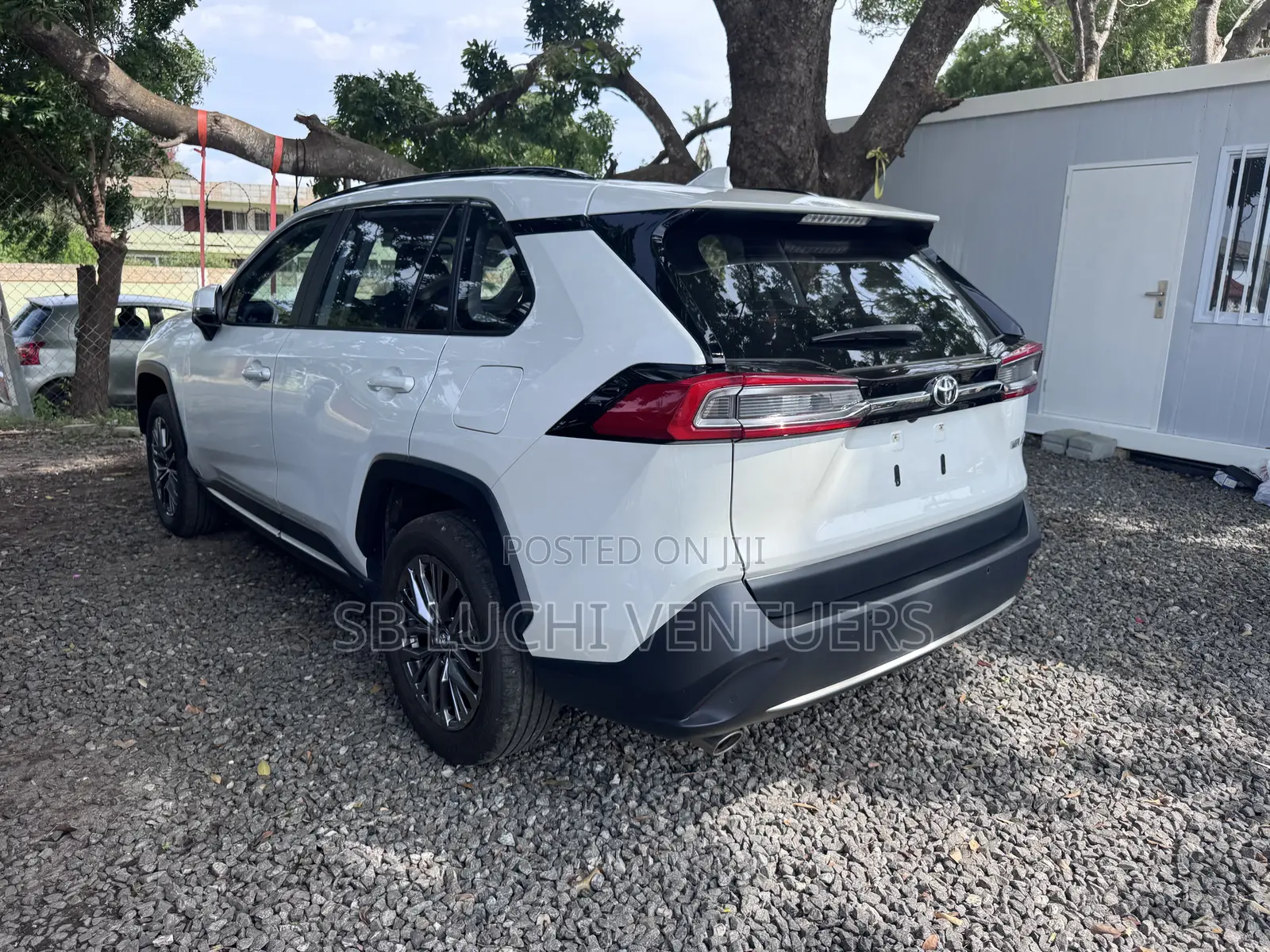 Toyota RAV4 2022 White