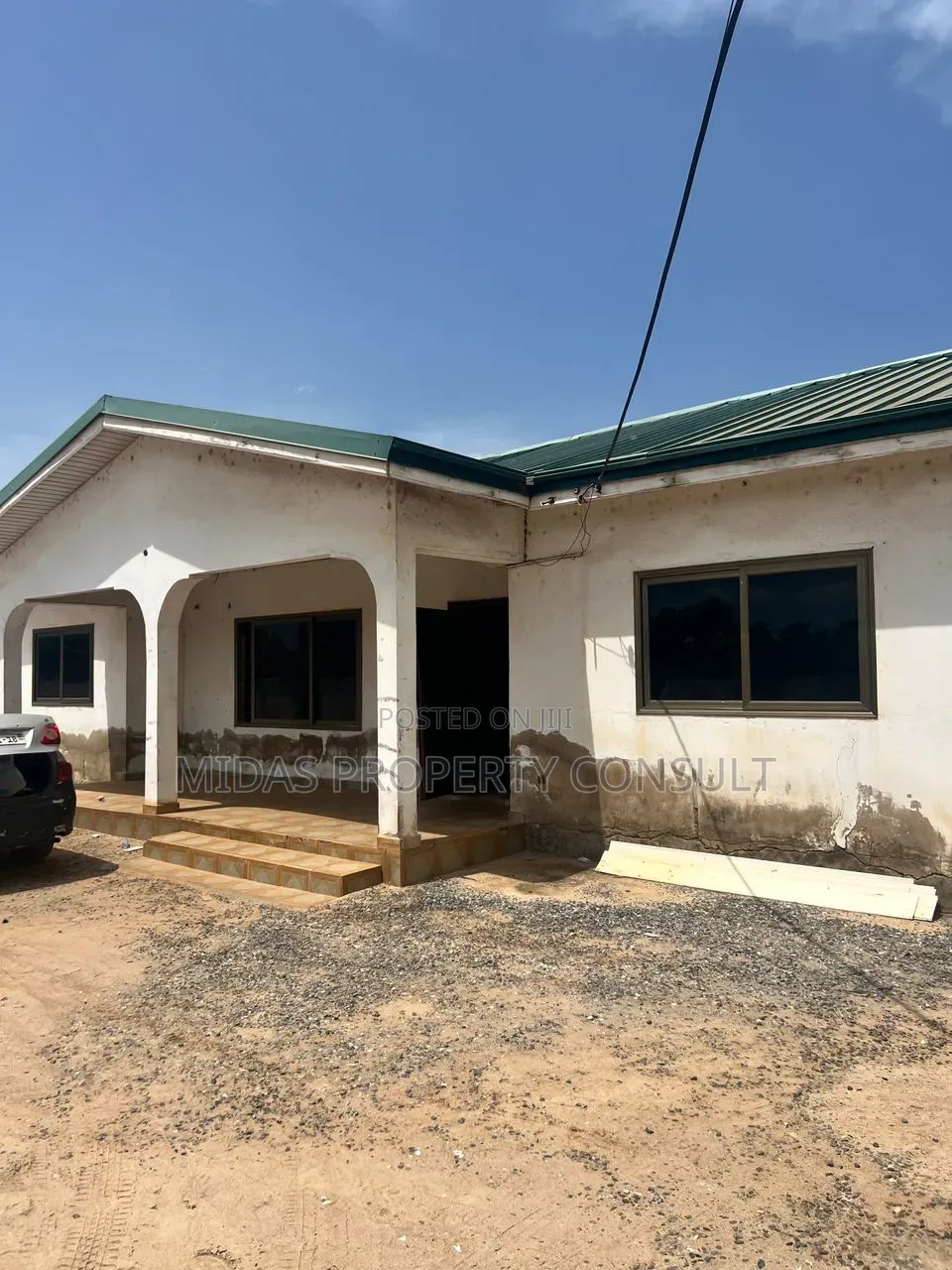 3bdrm House in Mataheko, Afienya for sale