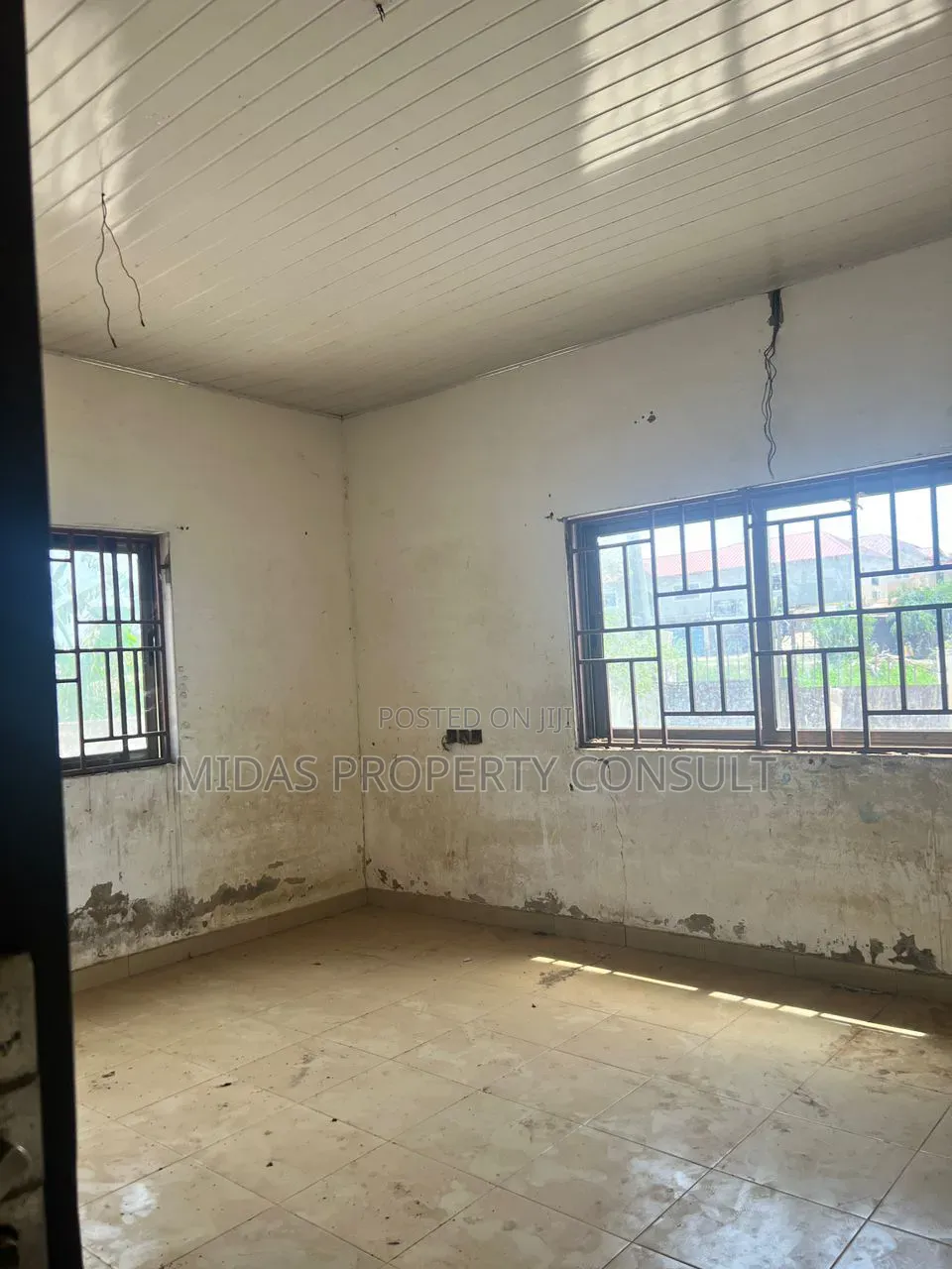 3bdrm House in Mataheko, Afienya for sale