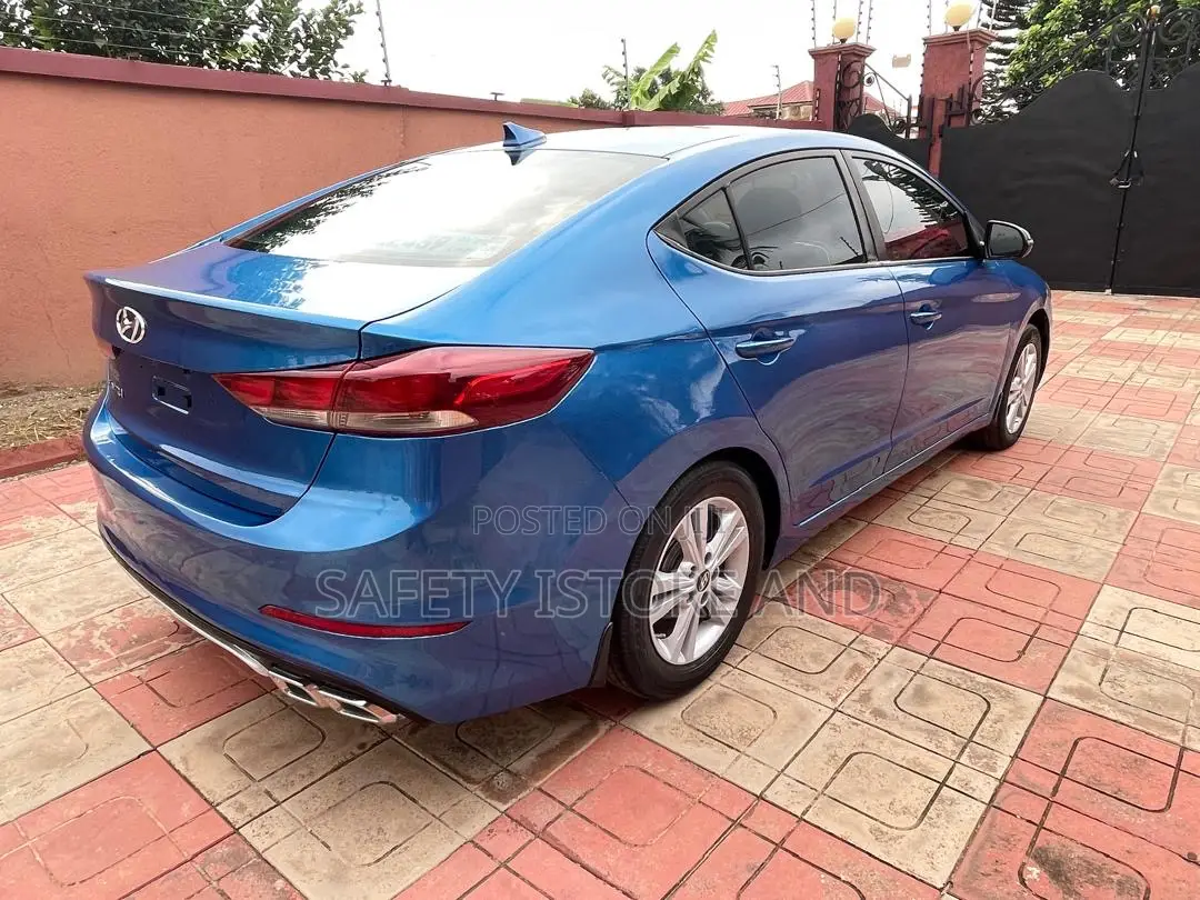 Hyundai Elantra 2017 Blue
