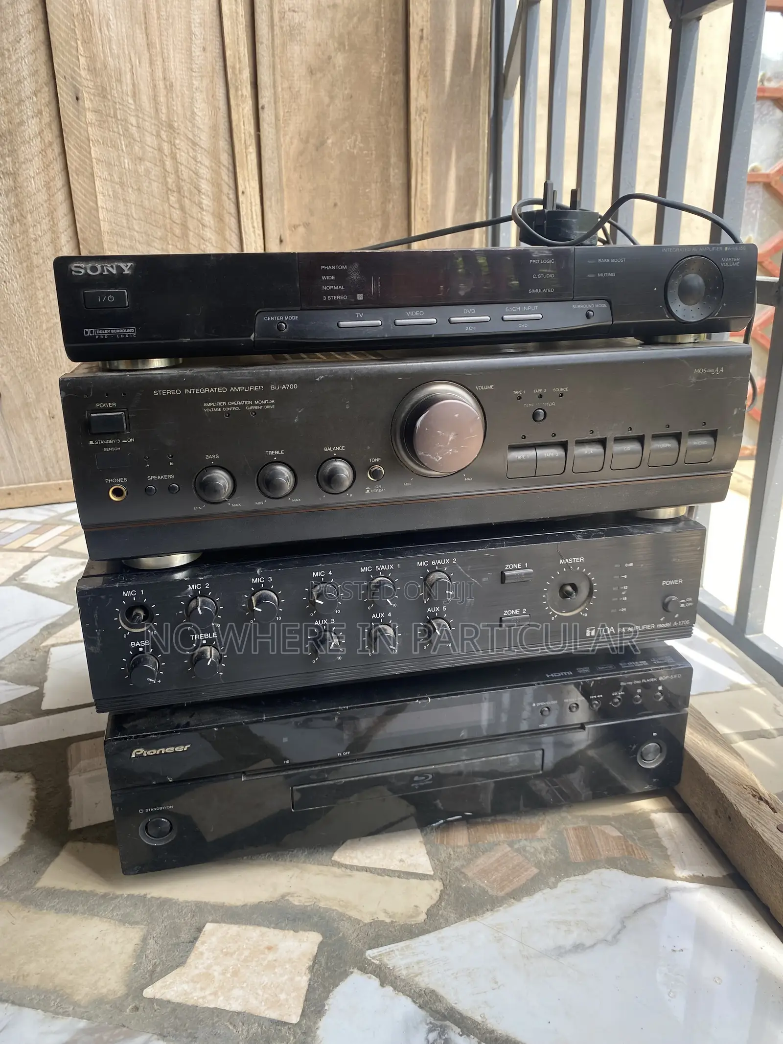 Teac Ag-D200 7.1-Channel Av Digital Home Theater Receiver.