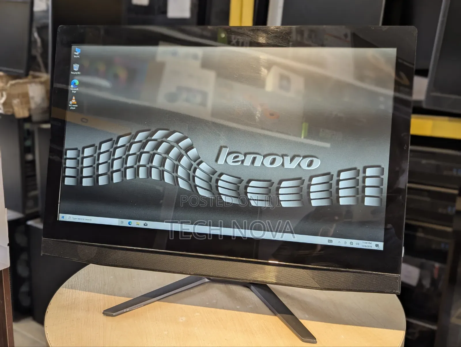 Desktop Computer Lenovo ideacentre AIO 520 8GB Intel Core i5 HDD 1T