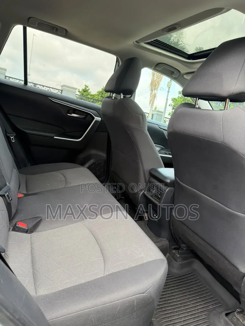 Toyota RAV4 XLE 2021 Green