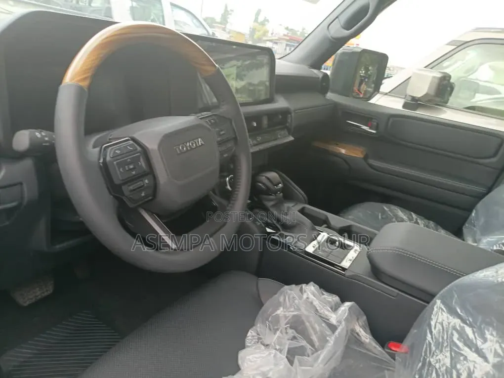 New Toyota Land Cruiser Prado 2.4 Hybrid 2025 Black