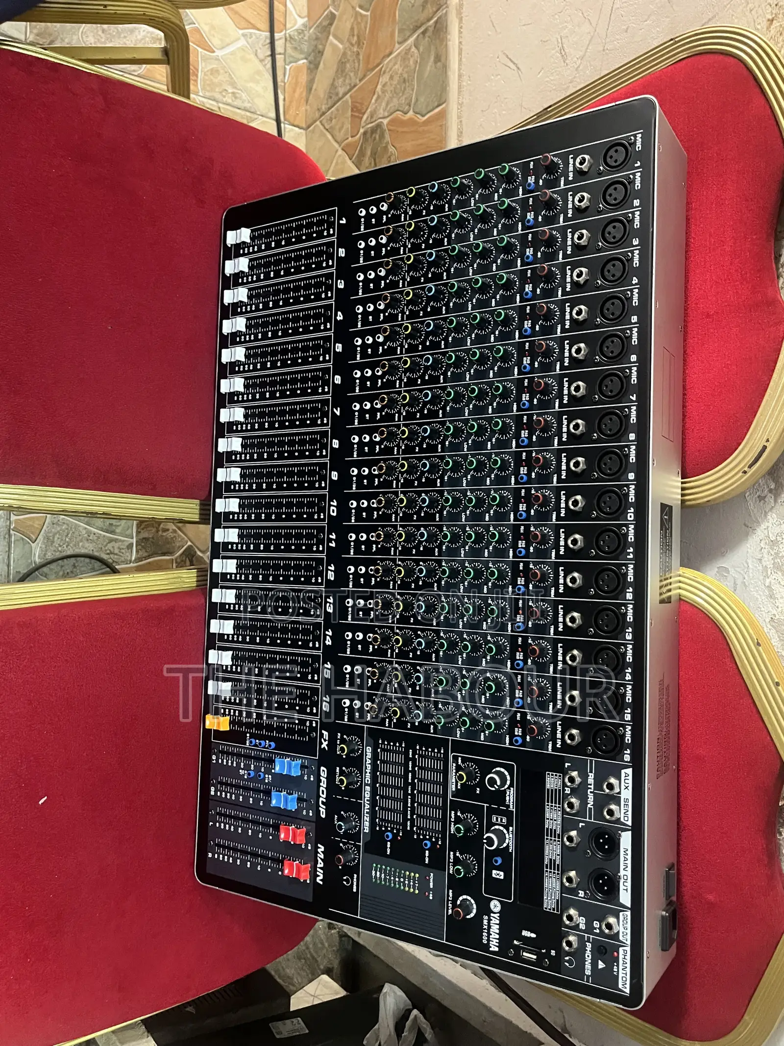 Yamaha SMX-16 (16 Channel Mixer)