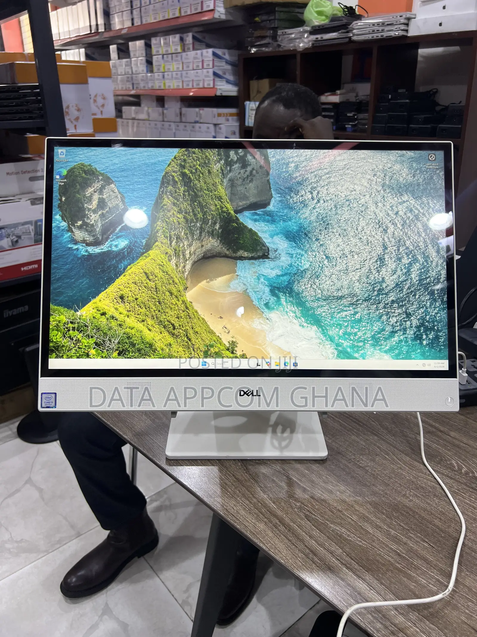 Desktop Computer Dell Inspiron One 2330 8GB Intel Core i3 SSD 1T