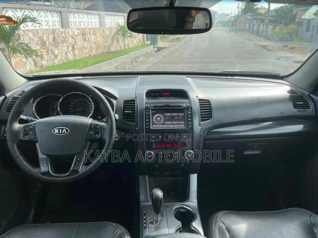 Kia Sorento 2011 Gold