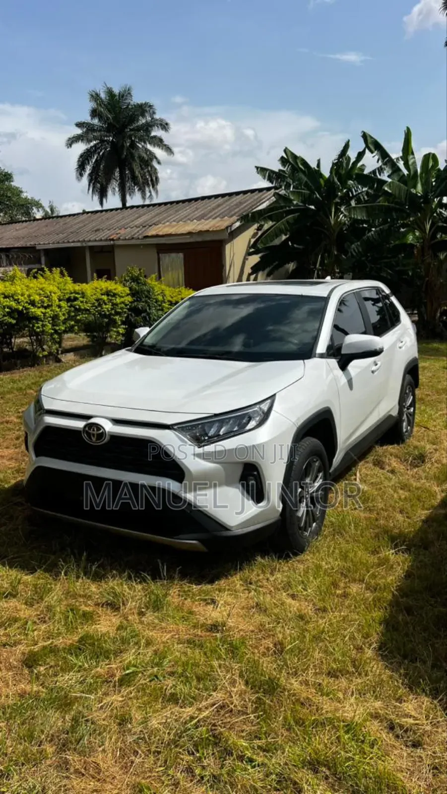 Toyota RAV4 LE FWD 2023 White