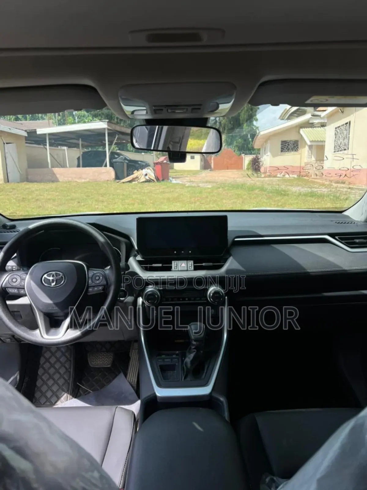 Toyota RAV4 LE FWD 2023 White