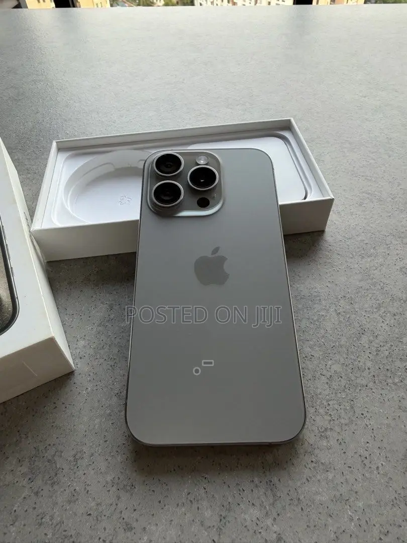 Apple iPhone 15 Pro Max 256 GB Silver