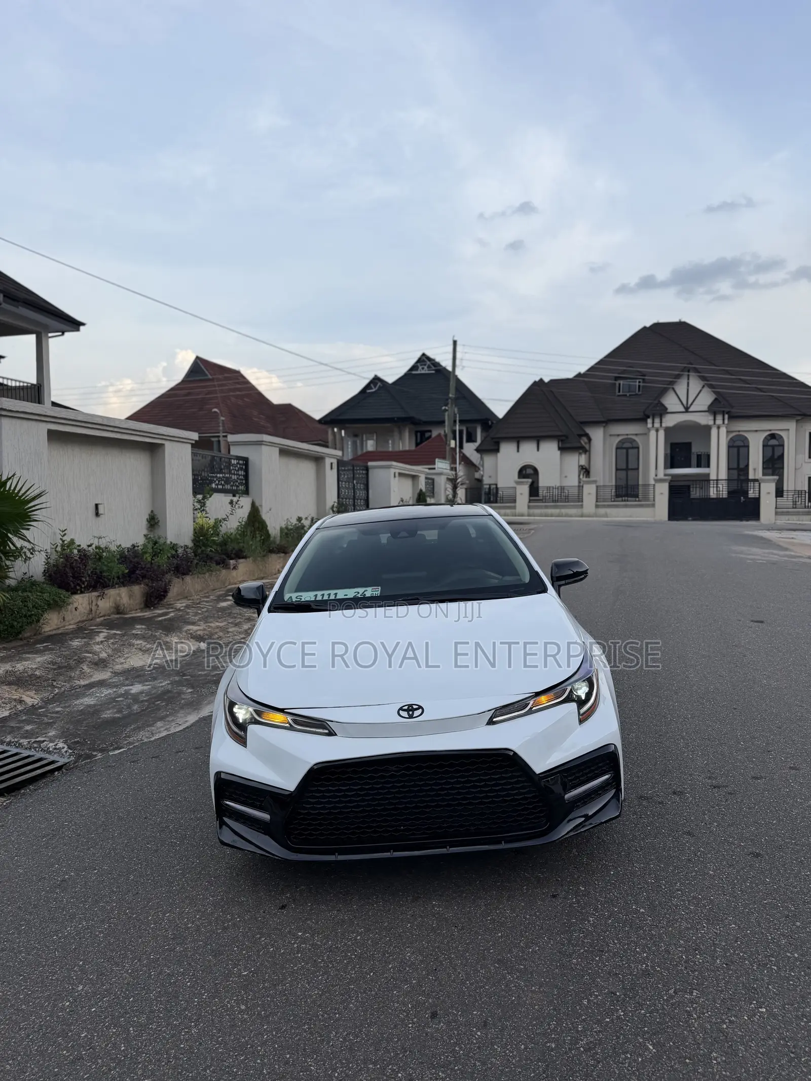 Toyota Corolla LE 2020 White