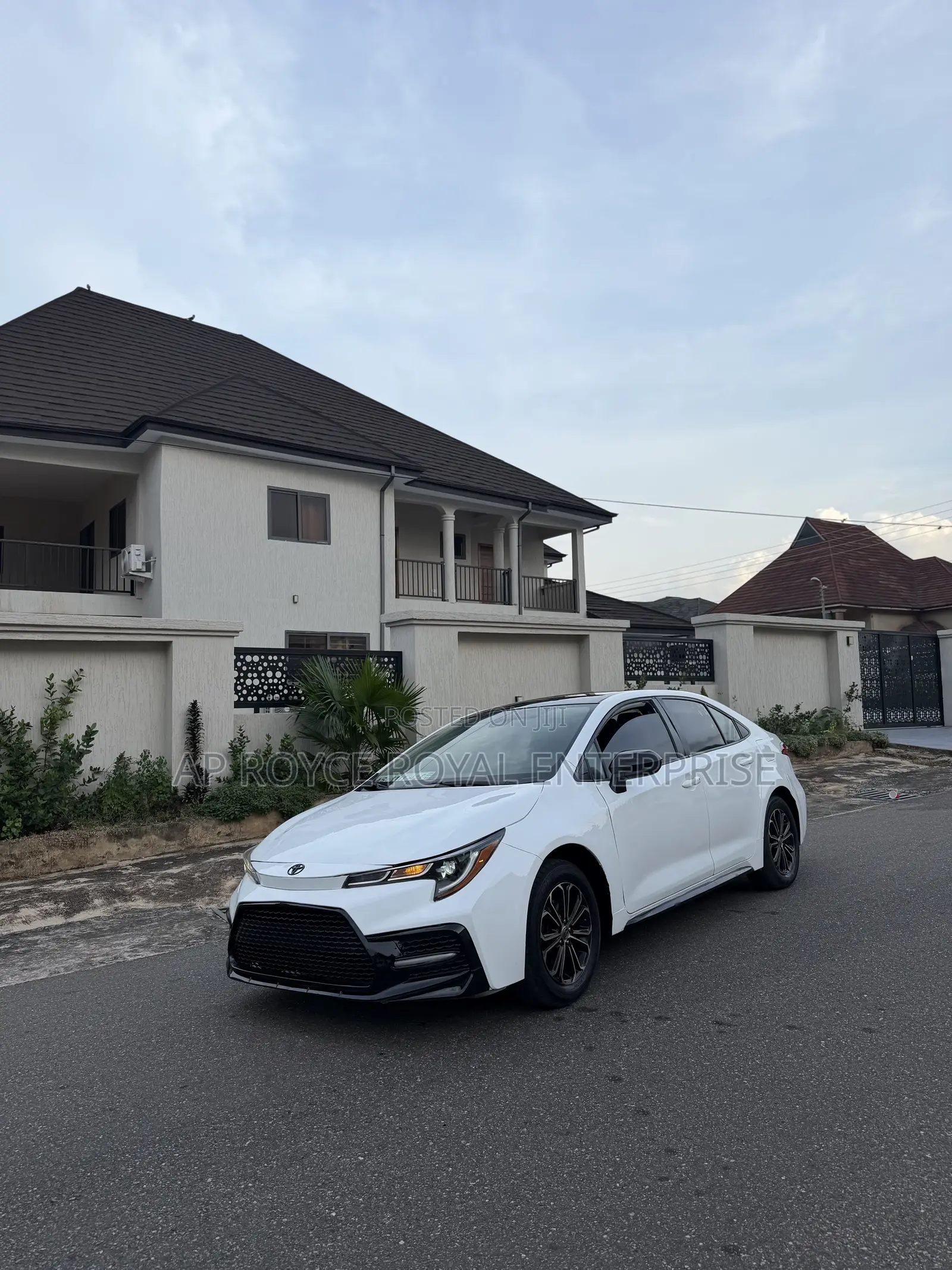 Toyota Corolla LE 2020 White