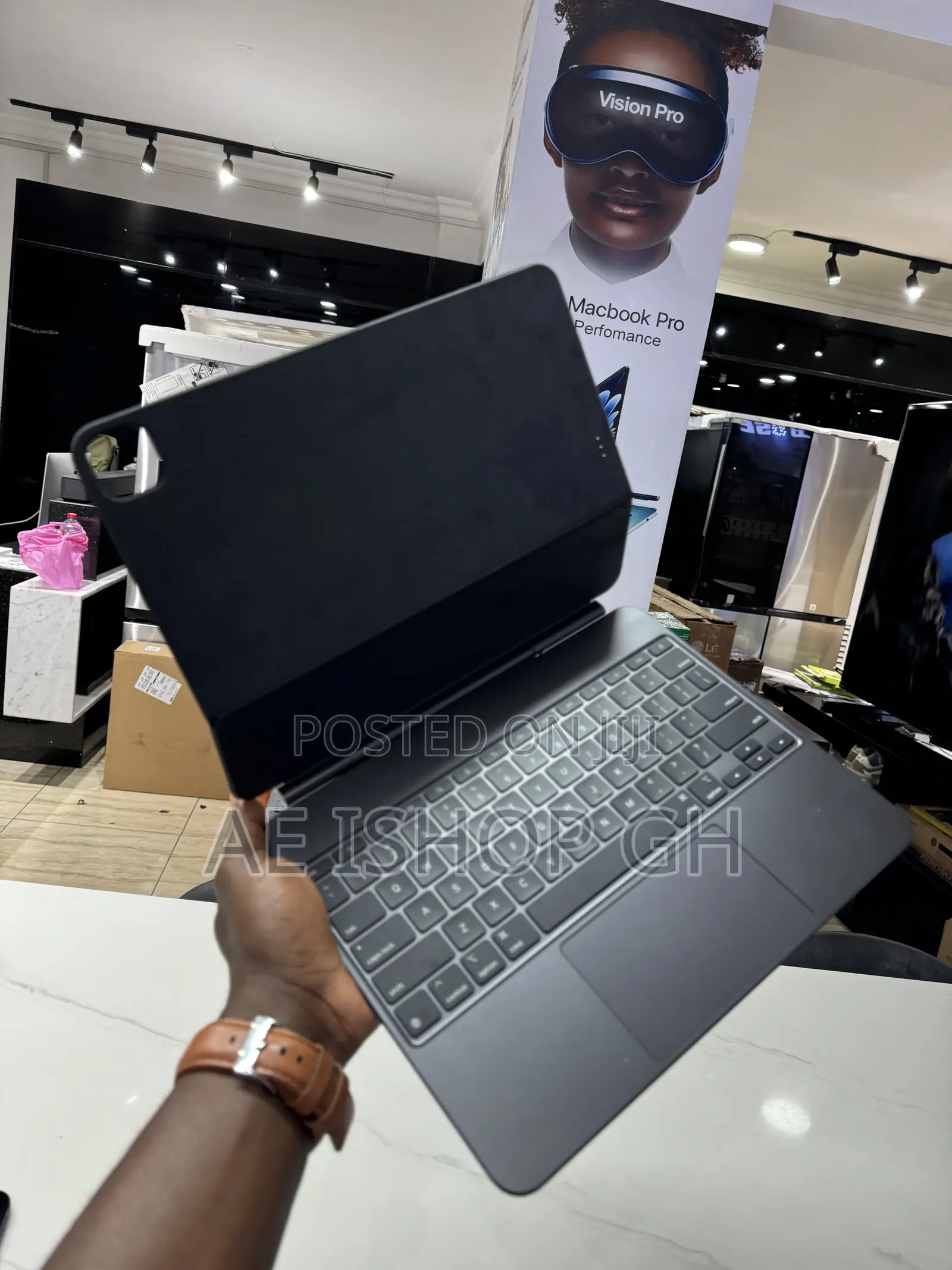 Apple Magic Keyboard 13” iPad Pro