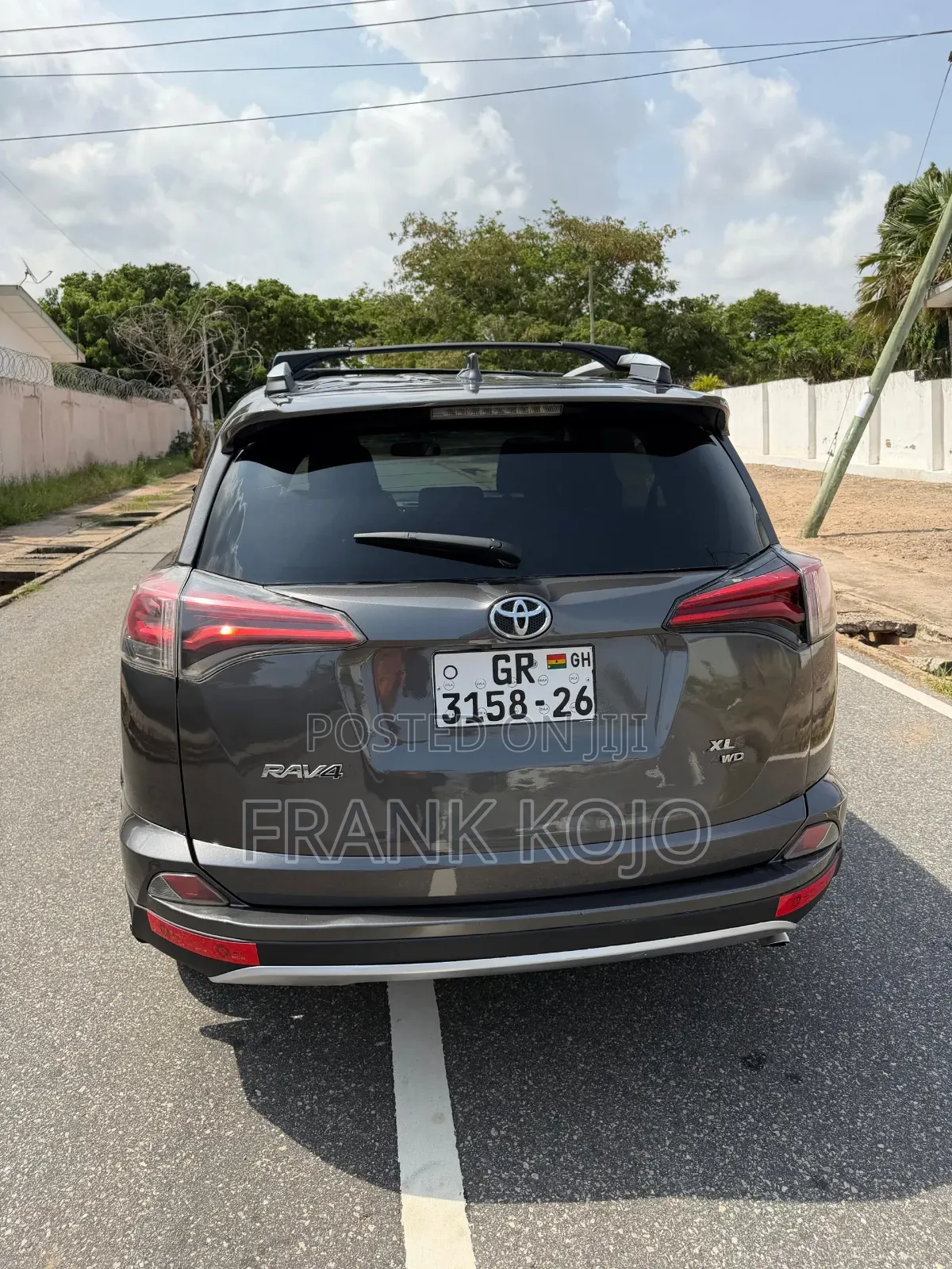 Toyota RAV4 XLE AWD (2.5L 4cyl 6A) 2016 Gray