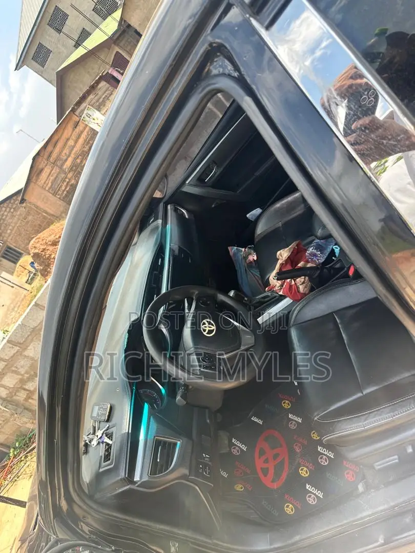 Toyota Corolla S 4dr Sedan (1.8L 4cyl CVT) 2016 Black