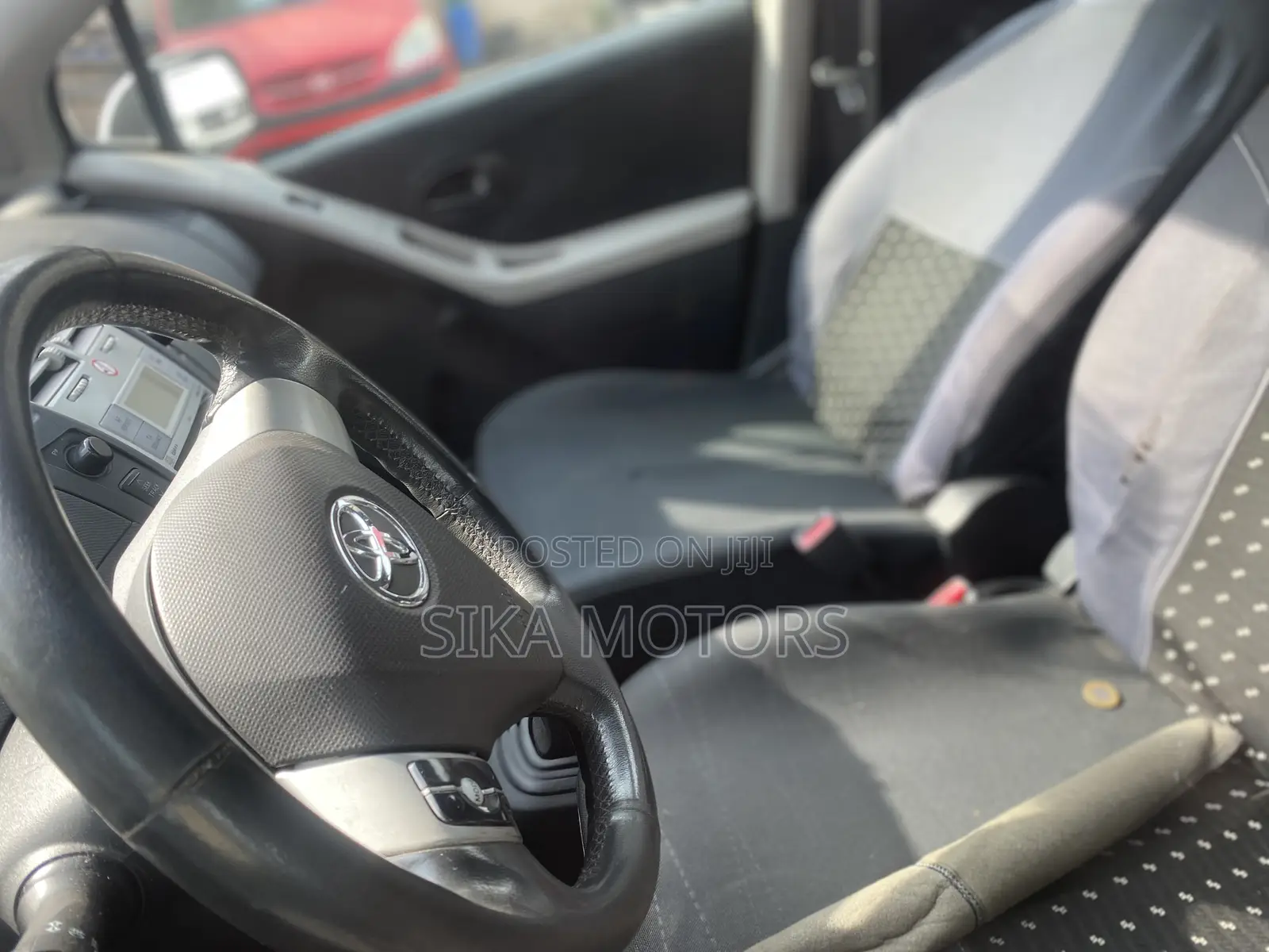 Toyota Yaris 2010 Silver