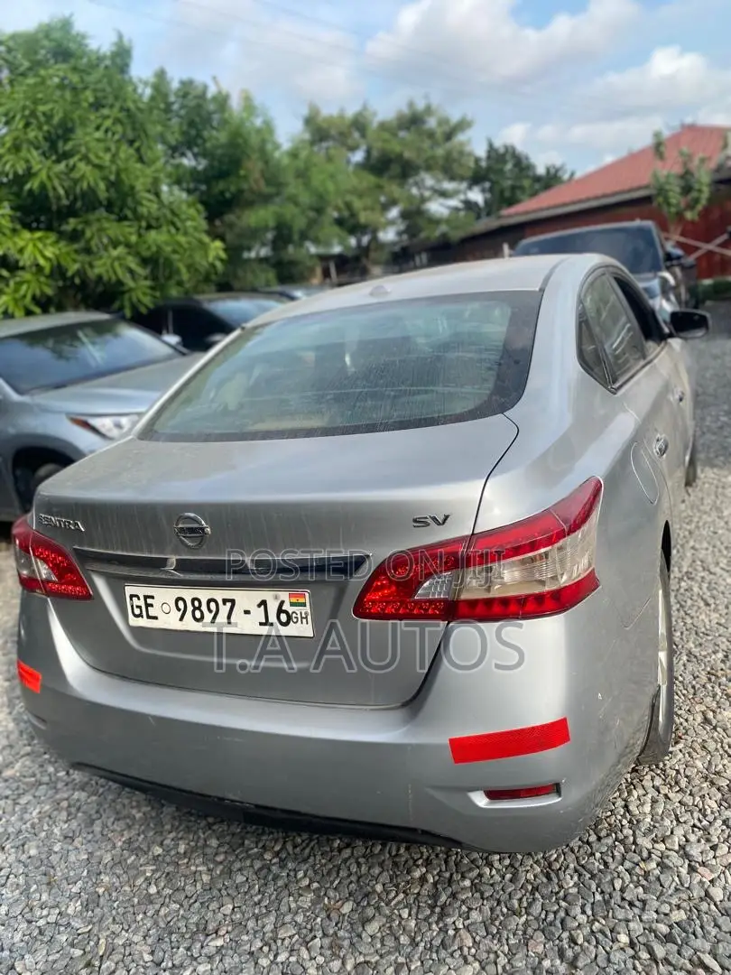 Nissan Sentra SV 4dr Sedan (1.8L 4cyl CVT) 2015 Silver