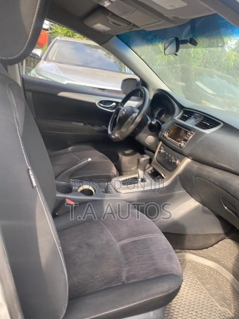 Nissan Sentra SV 4dr Sedan (1.8L 4cyl CVT) 2015 Silver