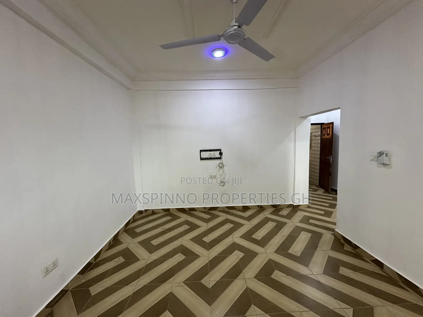 1bdrm Apartment in Maxspinno Properties, Frafraha for rent