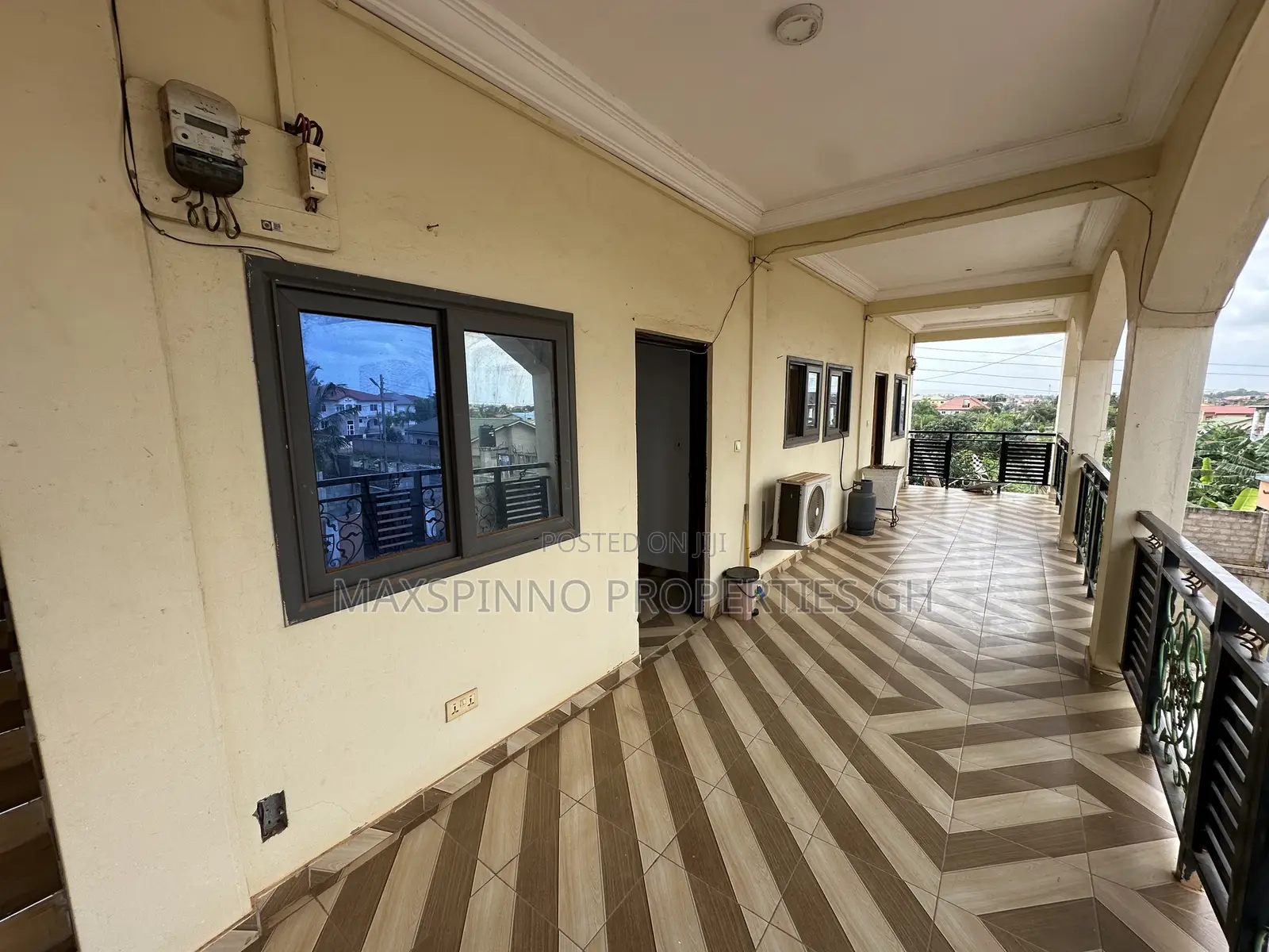 1bdrm Apartment in Maxspinno Properties, Frafraha for rent