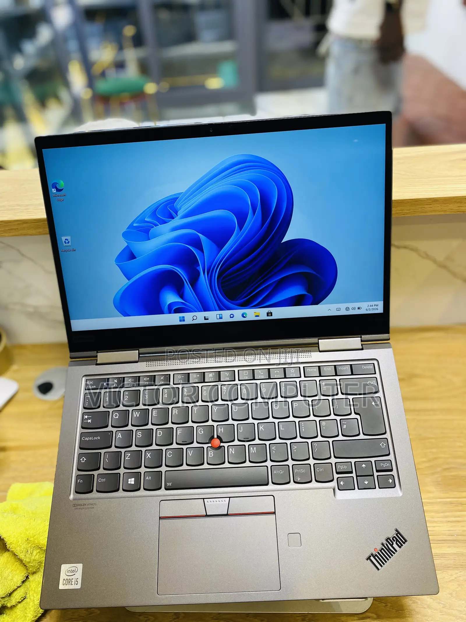Laptop Lenovo ThinkPad X1 Yoga Gen 8 16GB Intel Core i5 SSD 512GB