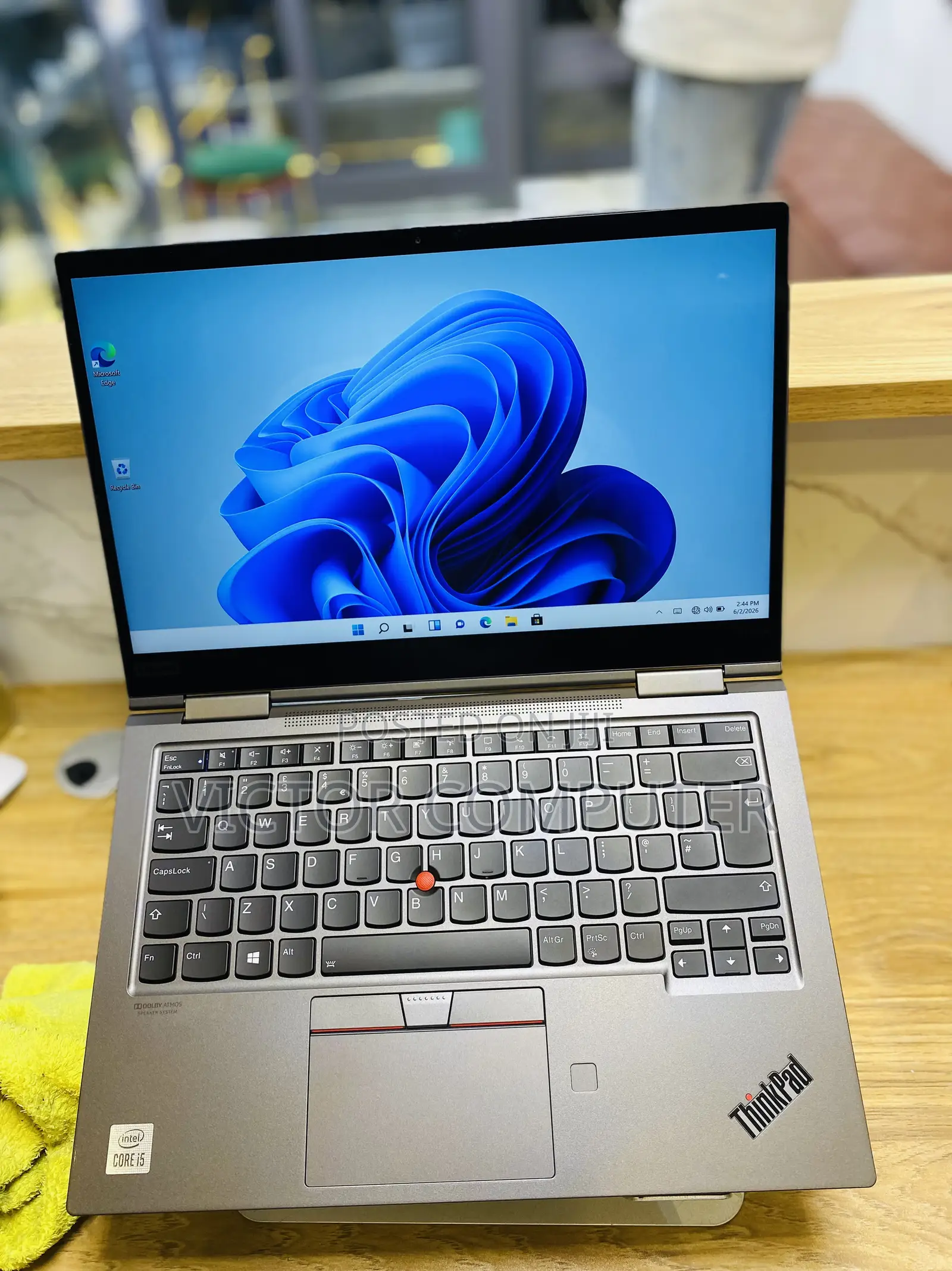 Laptop Lenovo ThinkPad X1 Yoga Gen 8 16GB Intel Core i5 SSD 512GB