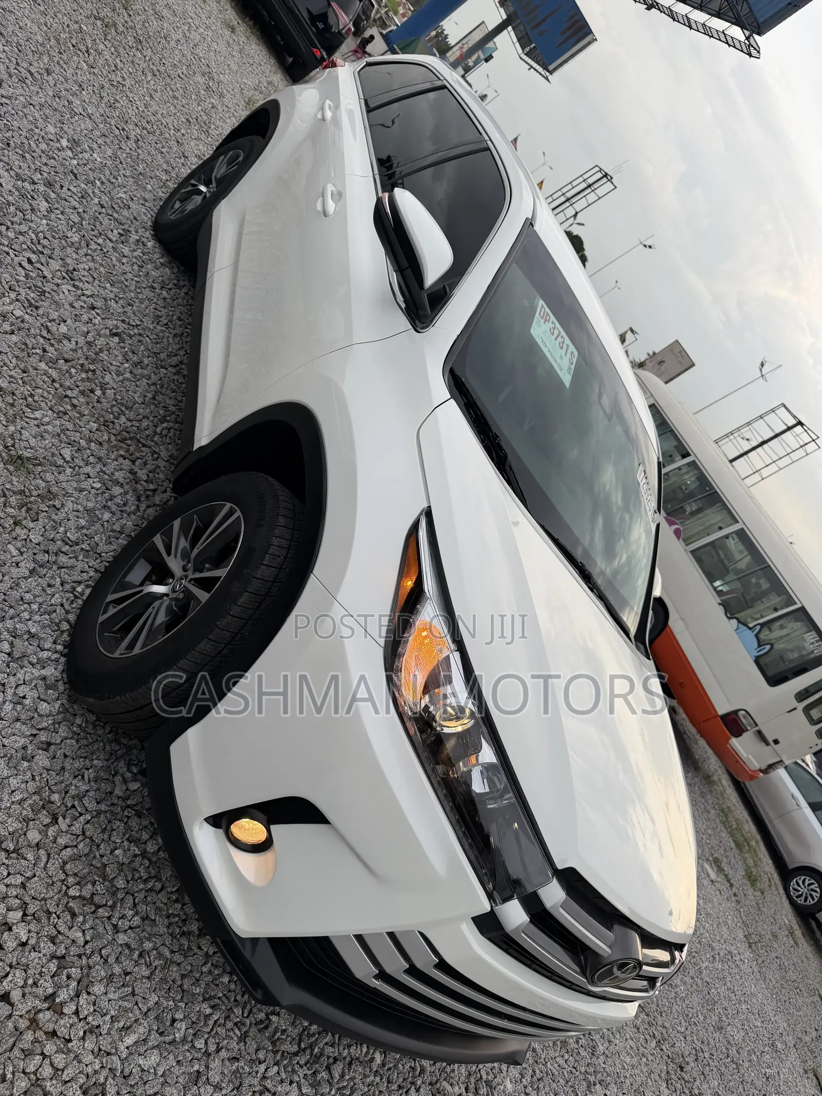 Toyota Highlander LE 2019 White