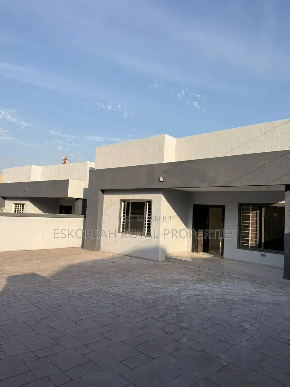 3bdrm House in Achimota Tantra Hill, Unity Closed for sale