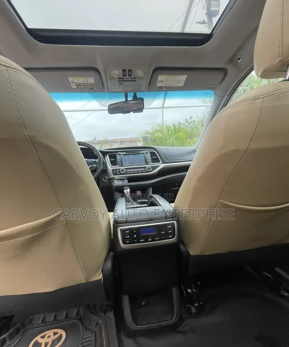 Toyota Highlander Limited Platinum 4dr SUV AWD (3.5L 6cyl 6A) 2015