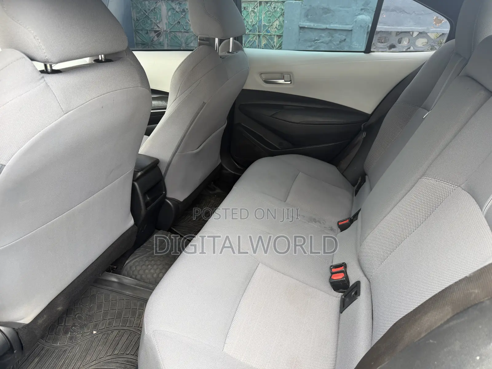 Toyota Corolla XLE 2020 Silver
