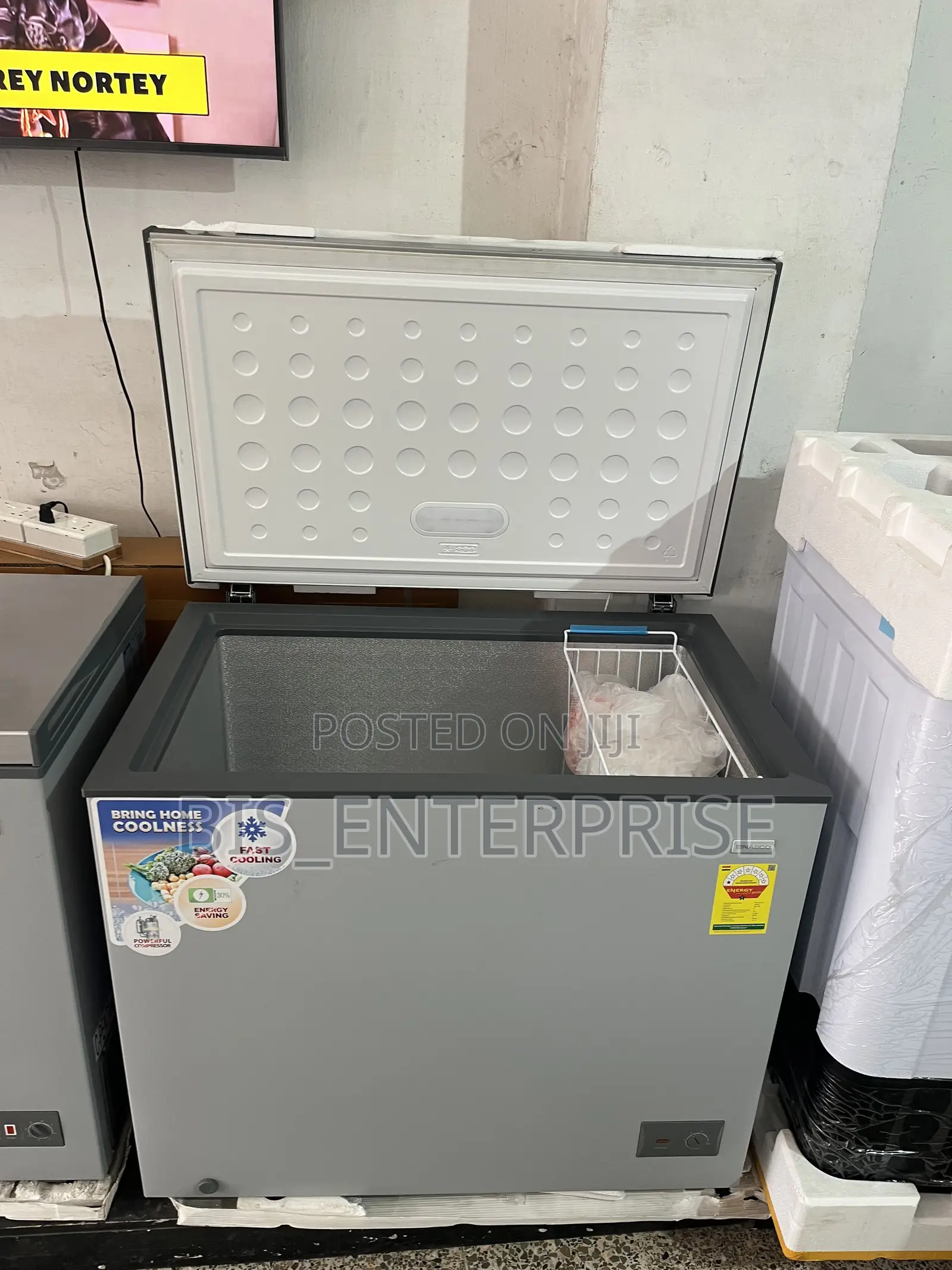 Nasco Chest Freezer 251 Liters