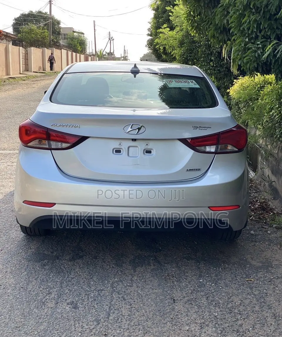 Hyundai Elantra Limited 4dr Sedan (1.8L 4cyl 6A) 2015 Silver