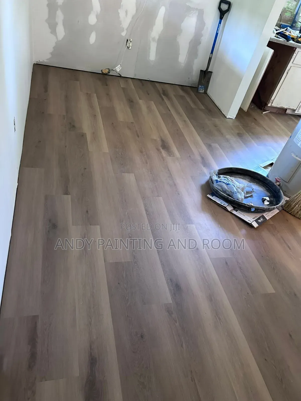 Professional Vinyl Floor Installers in Accra