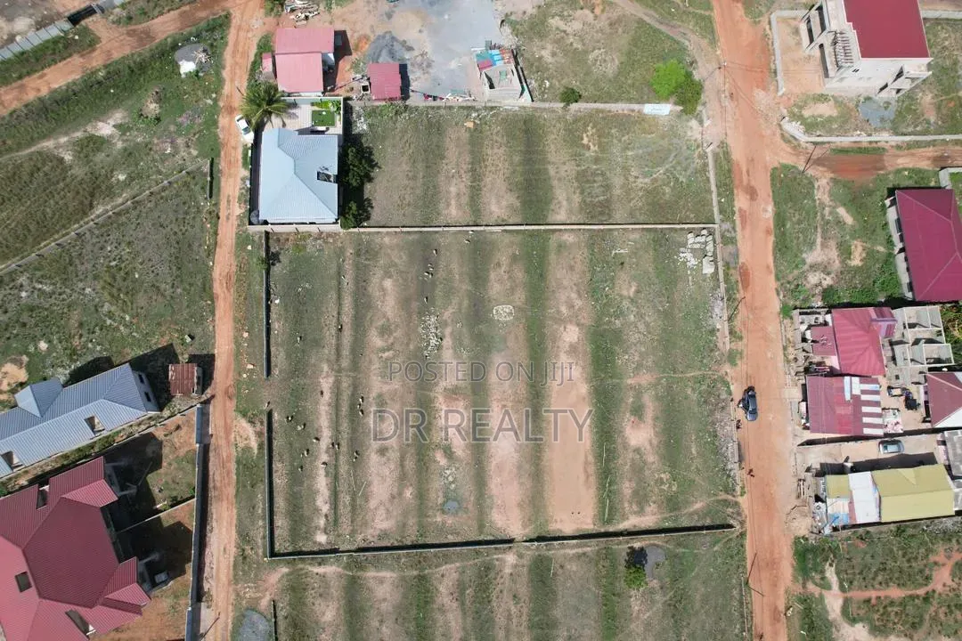 Acres of Land for Sale in Sege