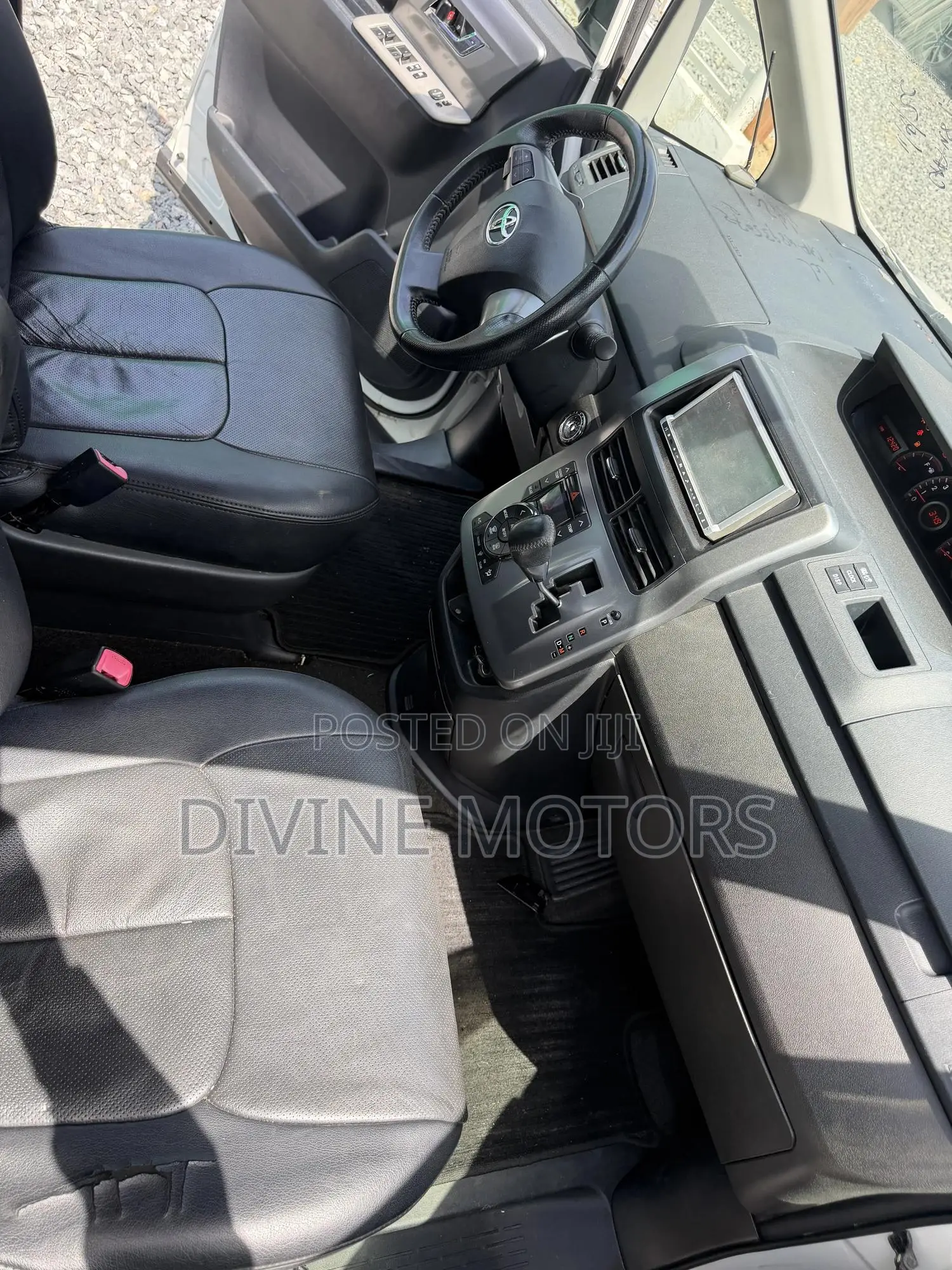 Toyota Voxy 2012 White