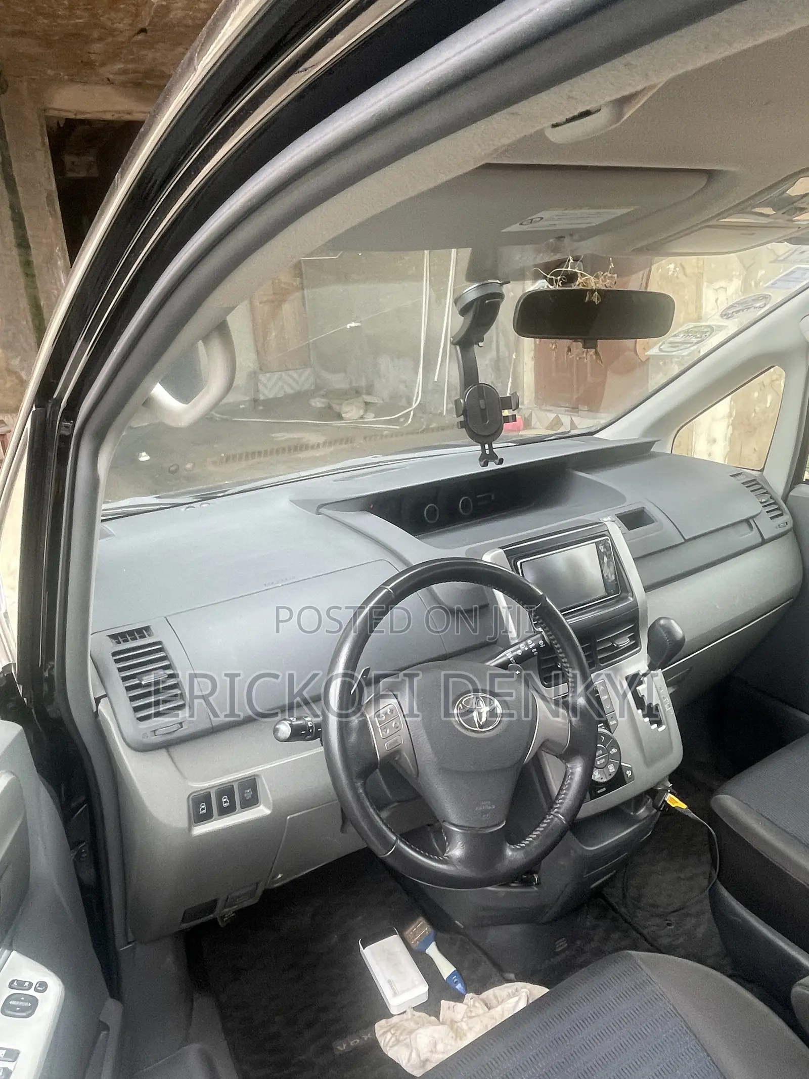 Toyota Voxy 2010 Black