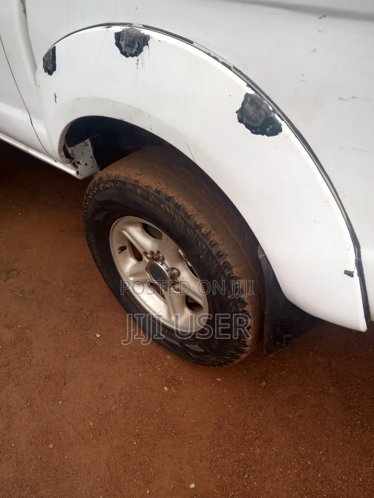 Nissan Hardbody 2011 White