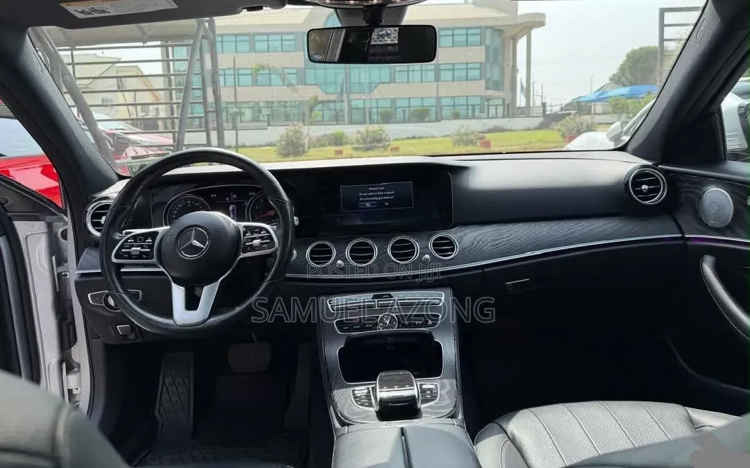 Mercedes-Benz E300 2019 Silver