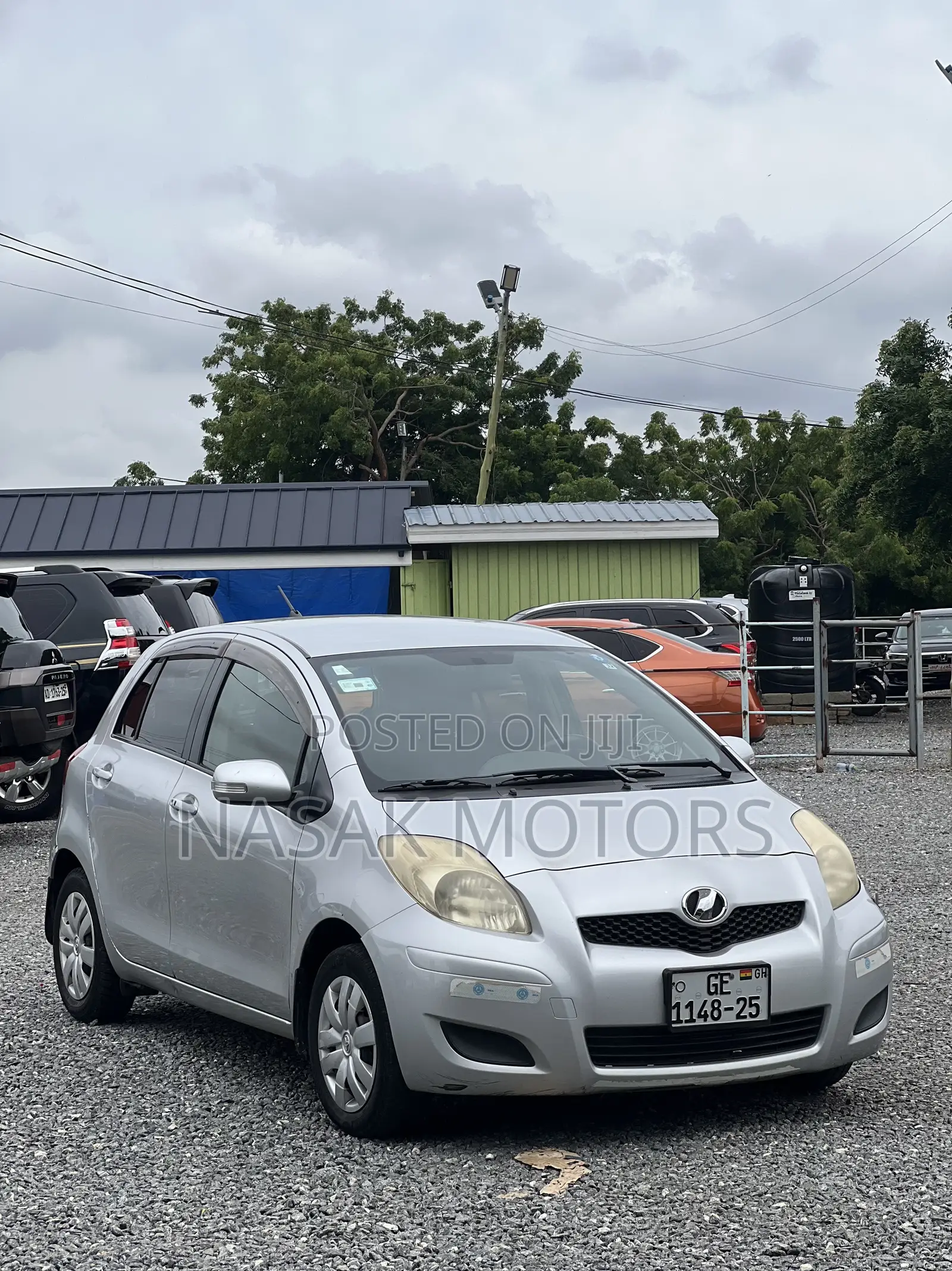 Toyota Vitz 1.3 AWD 5dr 2010 Silver