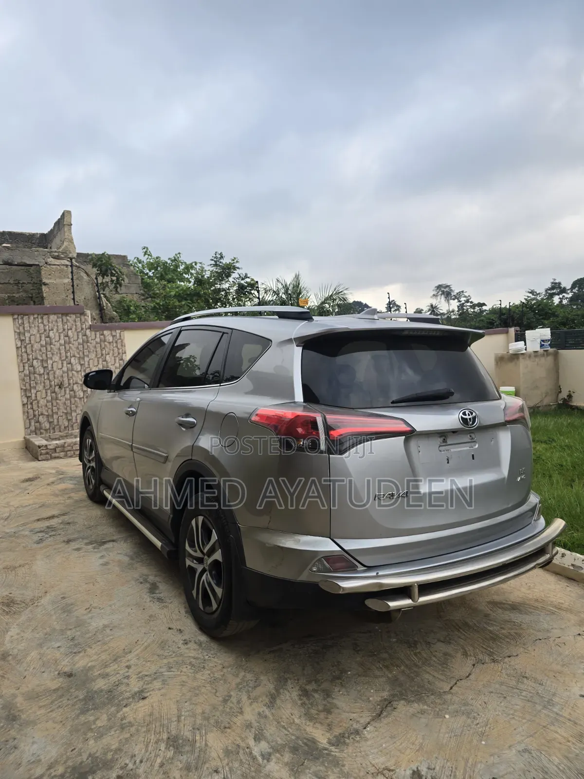 Toyota RAV4 LE AWD (2.5L 4cyl 6A) 2017 Silver