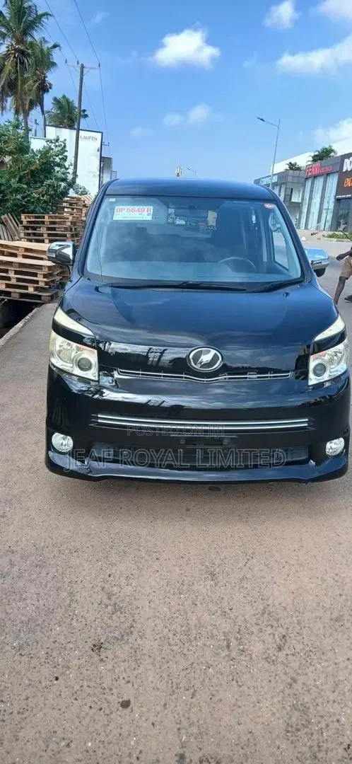 Toyota Voxy 2009 Black